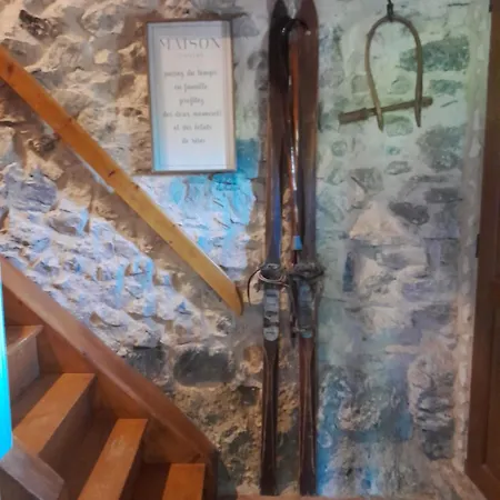 Le Vieux Vieux Manoir De La Guardo Face Au Mont Valier *